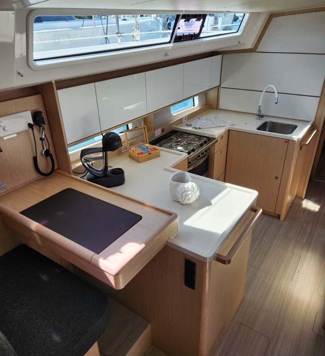 Nonica | Bavaria C46 photo 8