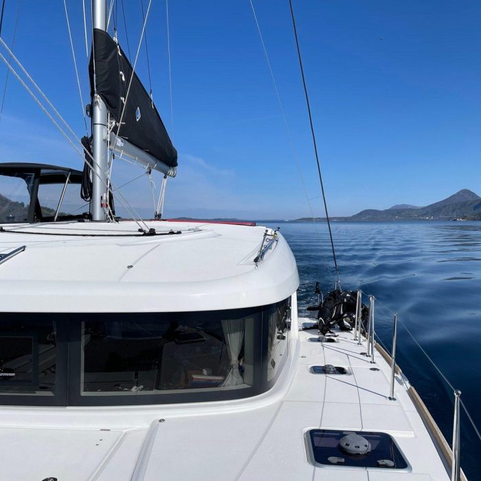 Arctic Charm | Lagoon 40 photo 4