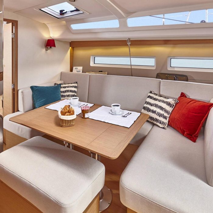 Capella | Sun Odyssey 440 photo 3