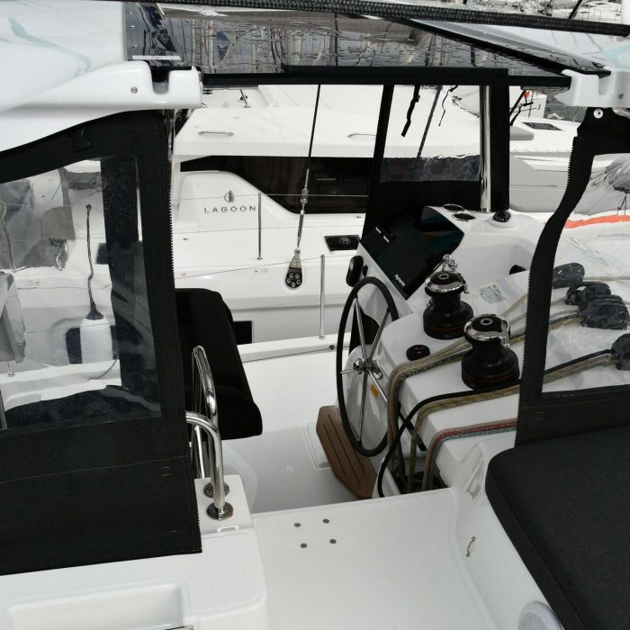 Bonnie | Lagoon 43 photo 9