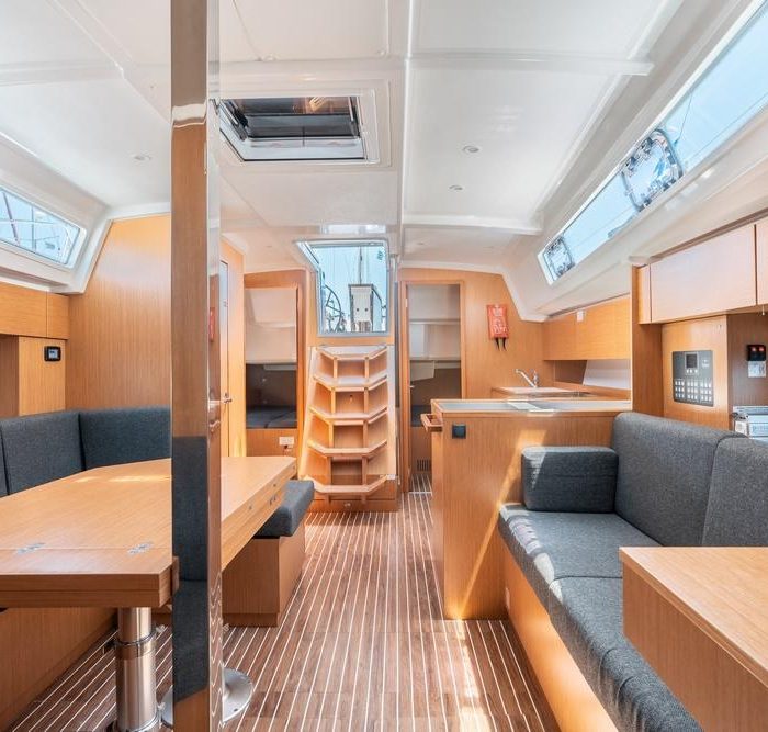 Avra | Bavaria C42 photo 8