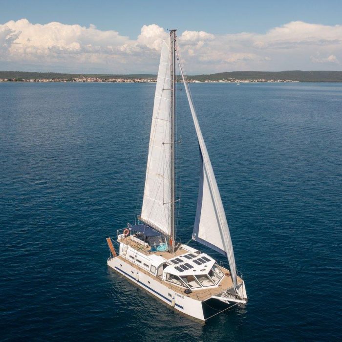Upwind | Upwind 50 Eco - 4 + 1 cab. photo 2