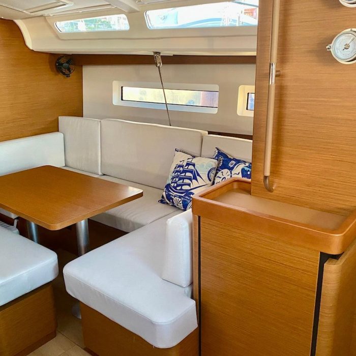 Salva | Sun Odyssey 440 photo 4