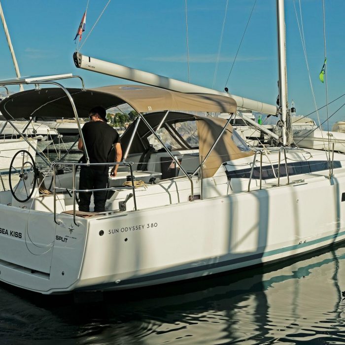 Sea Kiss | Sun Odyssey 380 photo 2