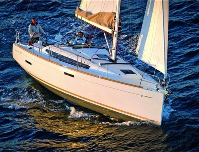 Maluna | Sun Odyssey 389 (3Cab) photo 1