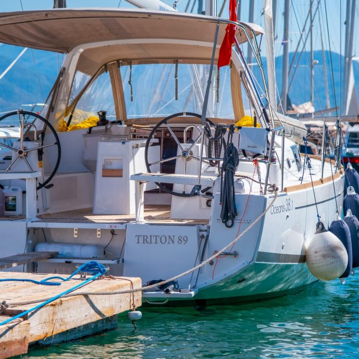 TRITON 89 | Oceanis 38.1 photo 27
