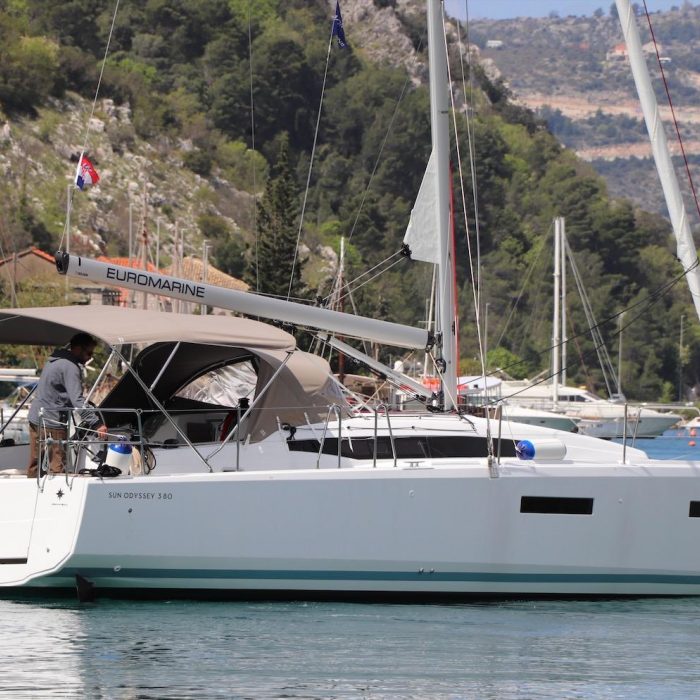Bura Kiss | Sun Odyssey 380 photo 3