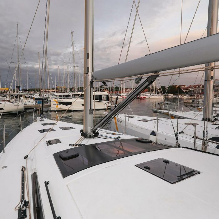 Chill Course | Dufour 470 photo 1