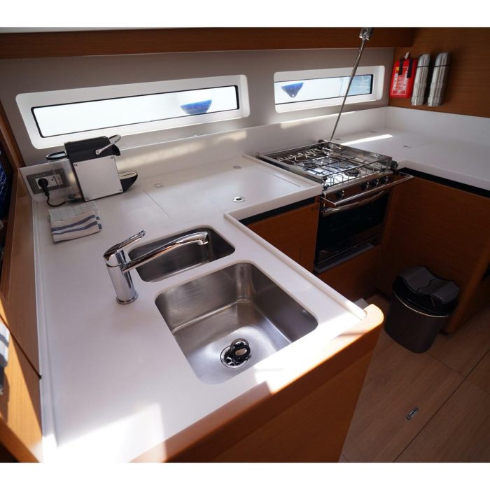 Red Marlin | Sun Odyssey 490 photo 13