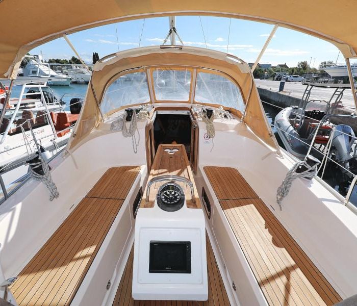 Lupe | Bavaria Cruiser 37 photo 17
