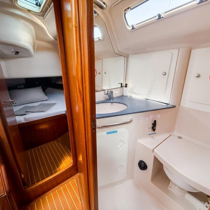 LADY LIBERTY | Bavaria 49 photo 30