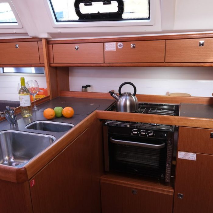 Crush | Bavaria Cruiser 37 photo 12