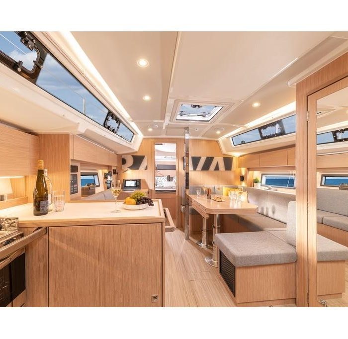 VELIKA LUKA | Bavaria C38 photo 3