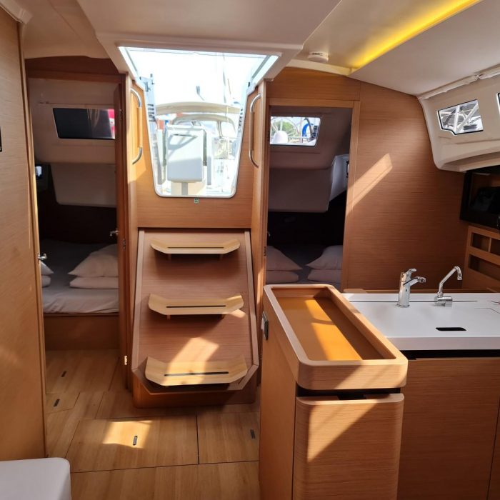 Rea | Sun Odyssey 410 photo 4