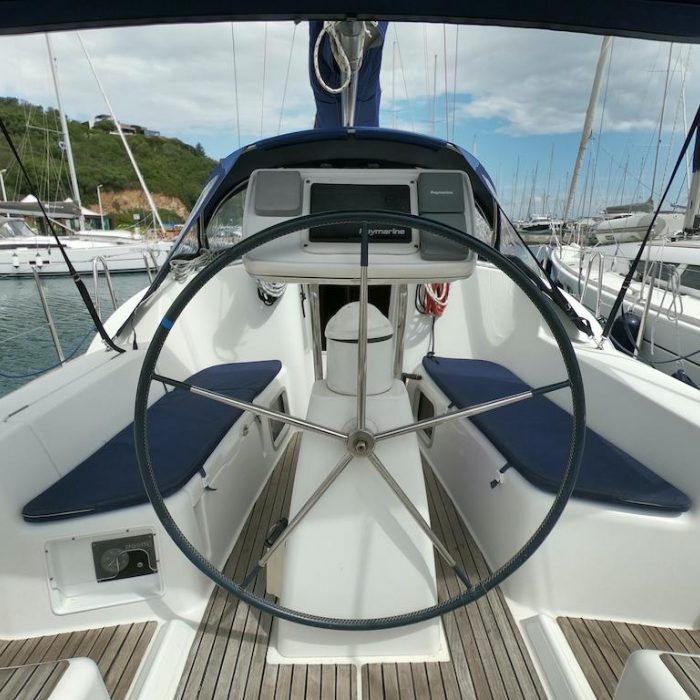 Bliksem | Sun Odyssey 36i photo 5