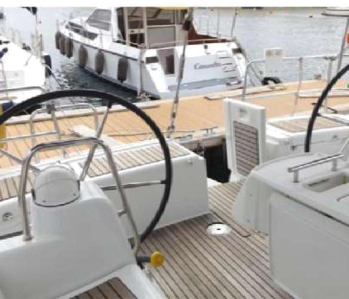 In Compliance | Oceanis 50 Family photo 10