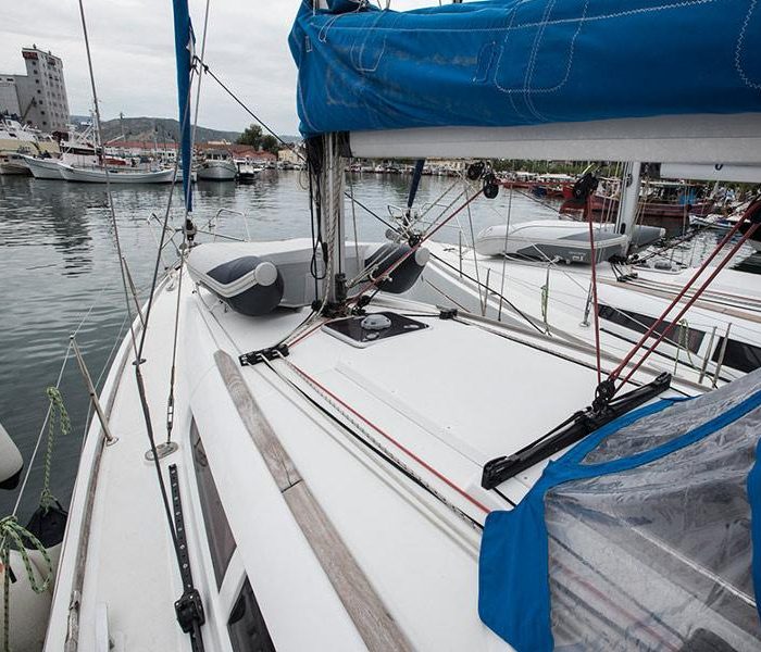 Lauren | Sun Odyssey 36i photo 3 Lauren | Sun Odyssey 36i photo 3