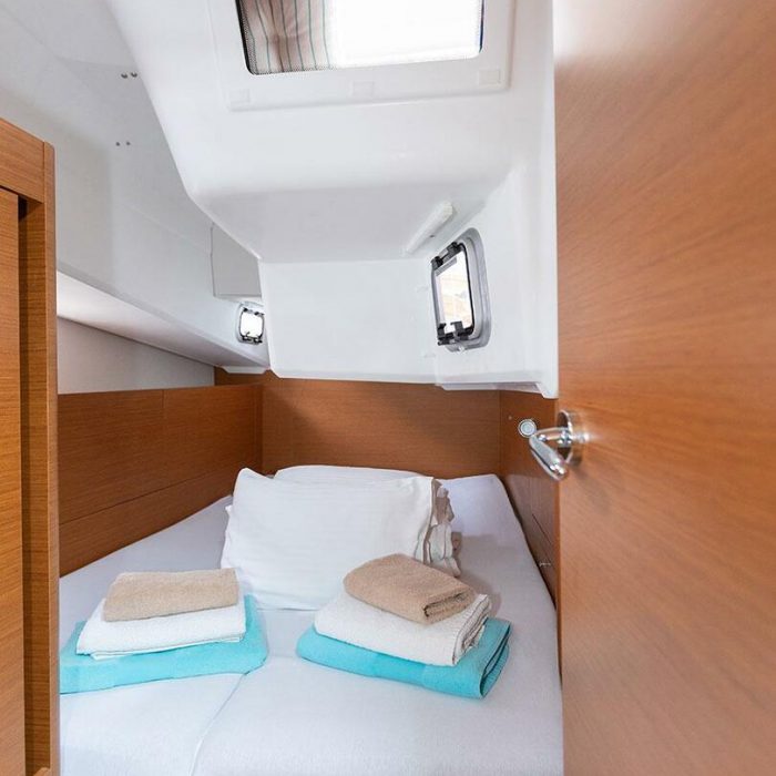 OSKAR  new 2024 (air condition, solar panels) | Sun Odyssey 410 photo 16