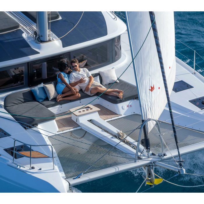 Margeo XIX (A/C, GENERATOR, WATER MAKER, ICE MAKER, HARD BIMINI TOP) | Lagoon 51 photo 2