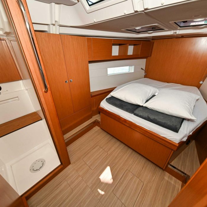 Efix | Bavaria C45 photo 36