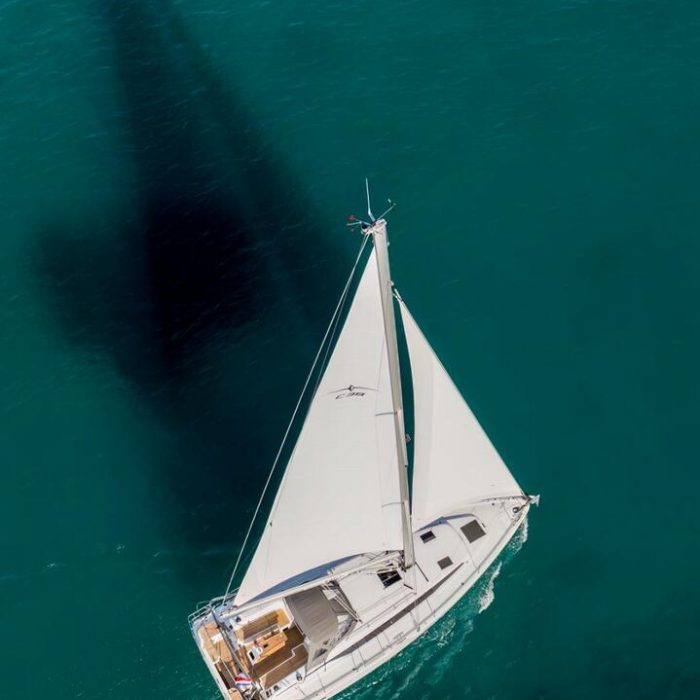 Aura | Bavaria C38 photo 11