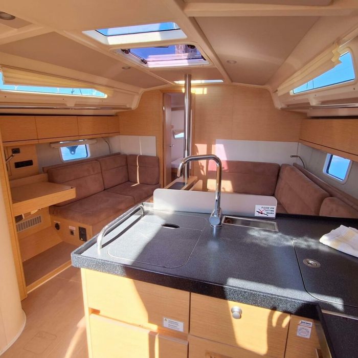Sunny Day | Hanse 388 photo 13