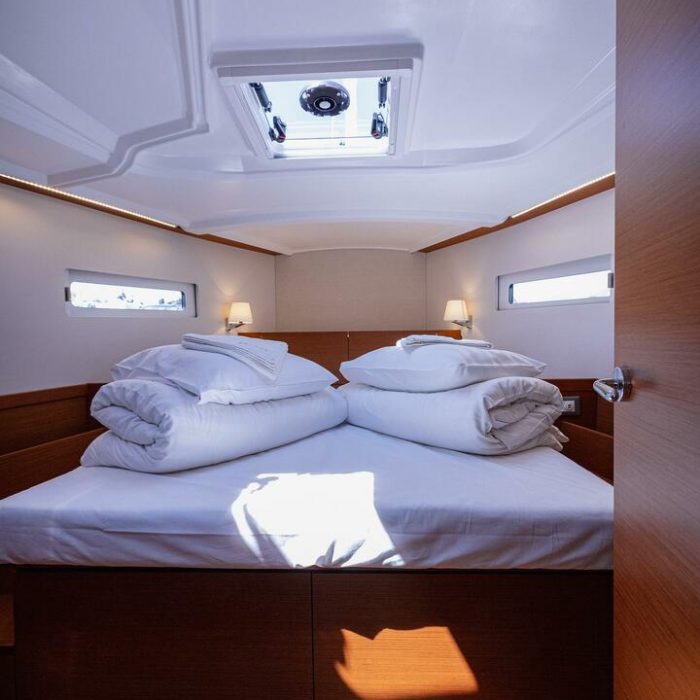 Purr | Sun Odyssey 410 photo 29