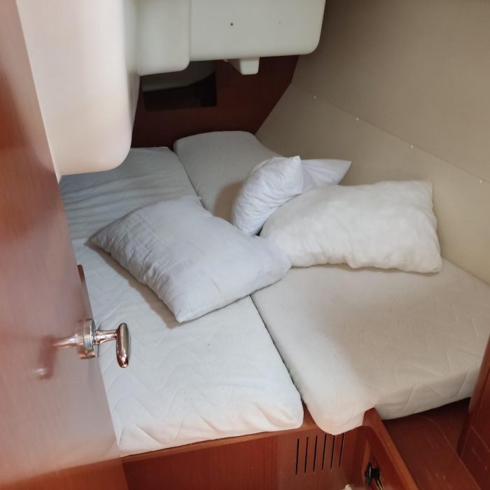 Marilou | Oceanis 34 photo 8
