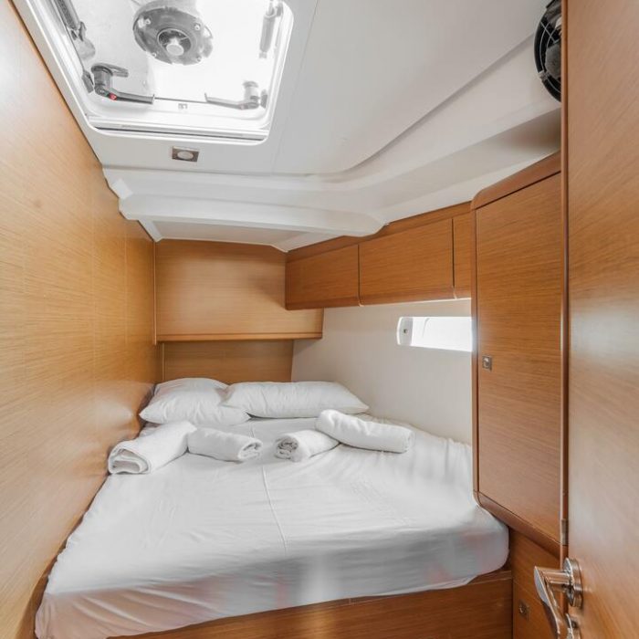 PERRO BLANCO | Sun Odyssey 519 photo 12