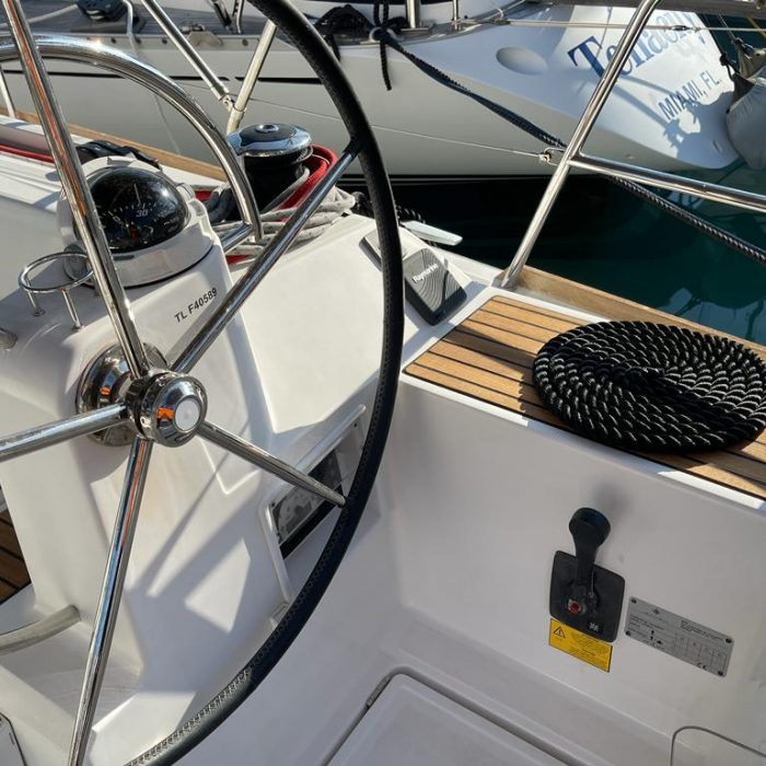 Tanqueray | Sun Odyssey 479 photo 2