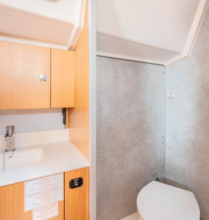 Harmonia | Bavaria C42 photo 22