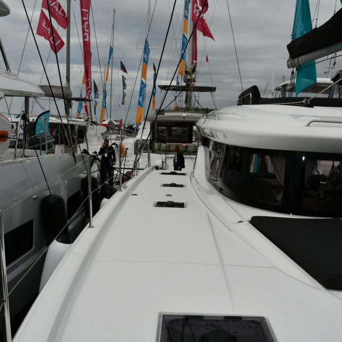 Bonnie | Lagoon 43 photo 5