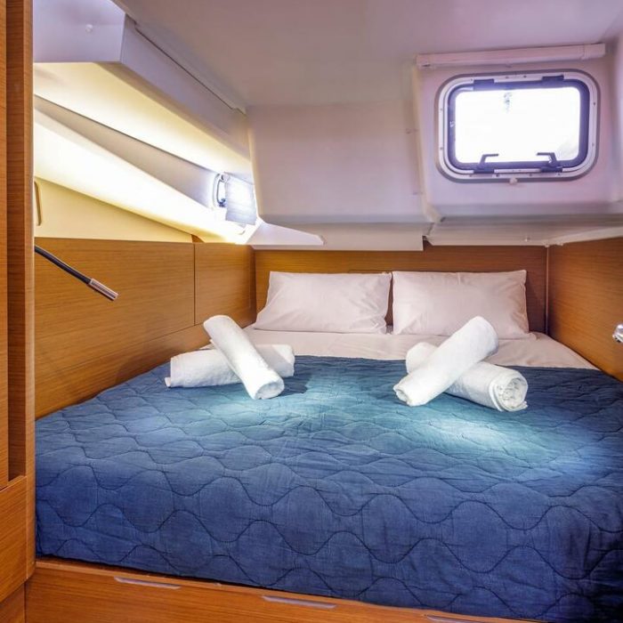 THOUSAND SUNNY | Sun Odyssey 440 photo 11