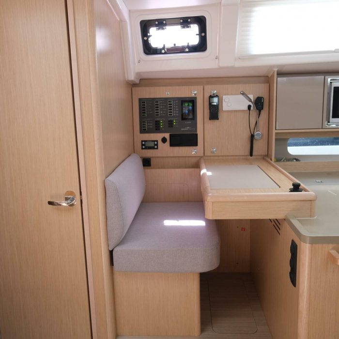 Daviana | Bavaria C46 photo 9