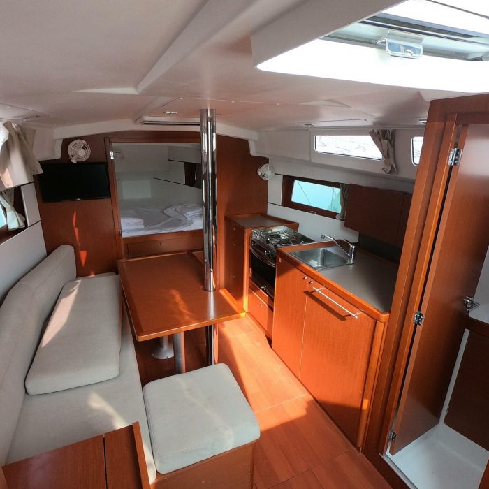 Abeona | Oceanis 35.1 photo 8