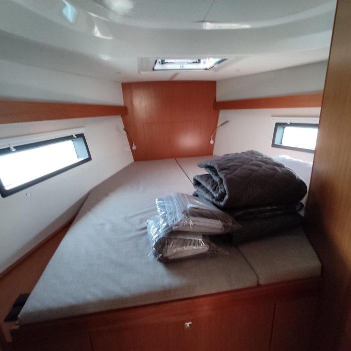 Nirvana | Bavaria C42 photo 11