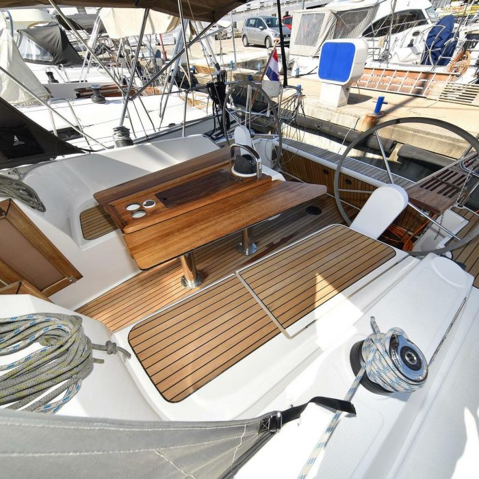 Viviana | Bavaria 37 photo 7