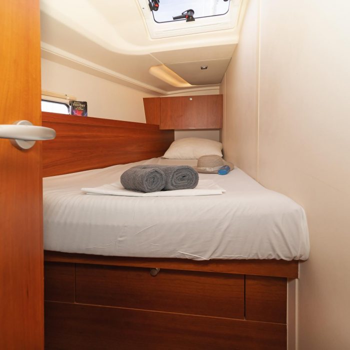 Caitlin of Lorne | Hanse 455 photo 21