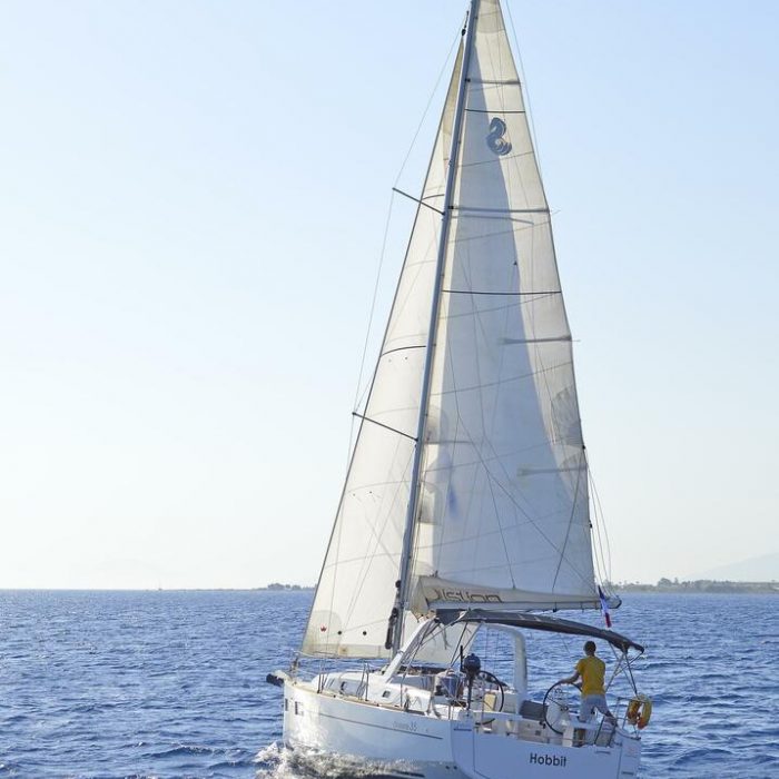 Hobbit | Oceanis 35 photo 12
