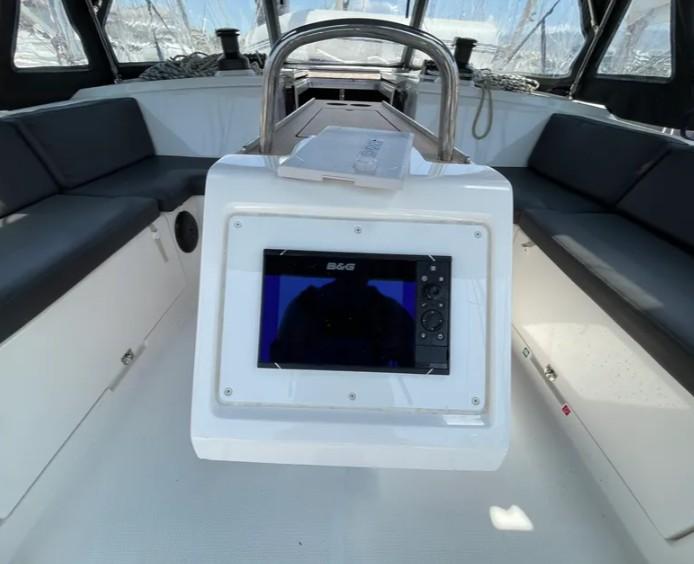 Maia | Bavaria C42 photo 7