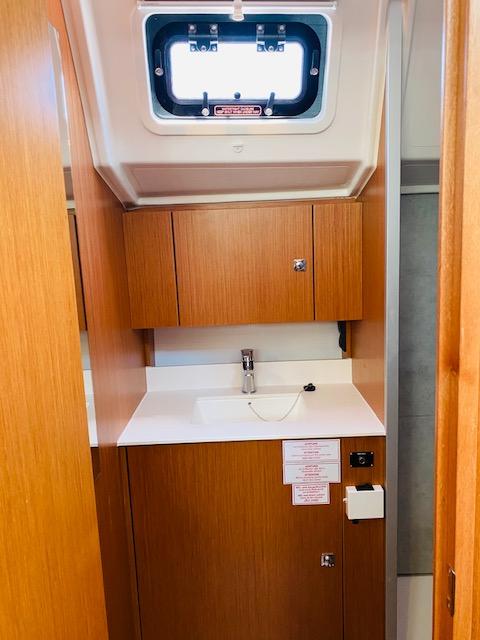 Sakura J | Bavaria C42 photo 6
