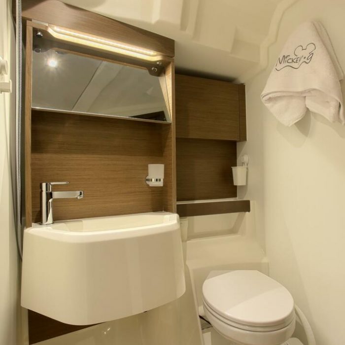 Premium + | Oceanis 51.1 photo 20