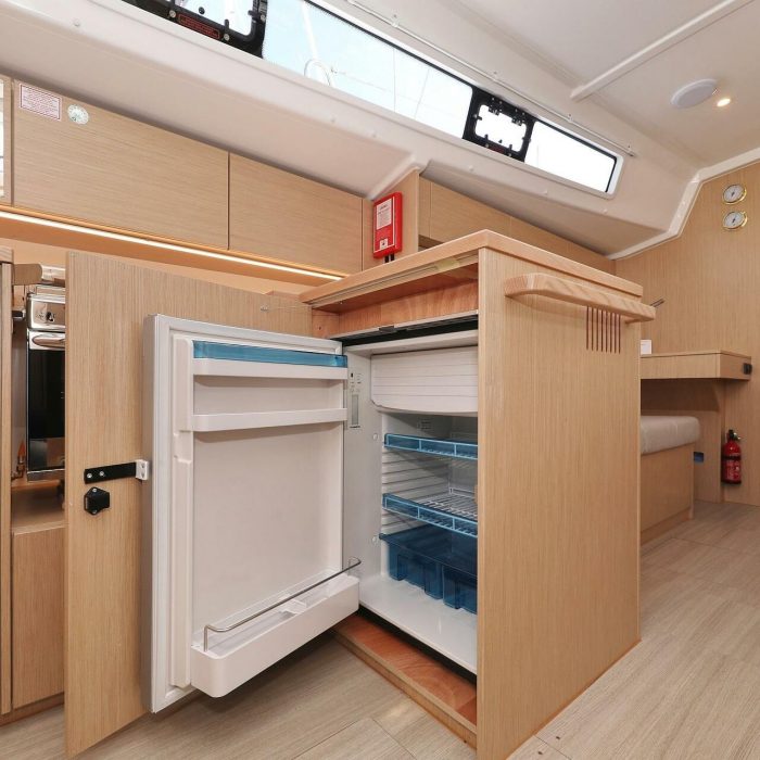 Levente | Bavaria C42 photo 44