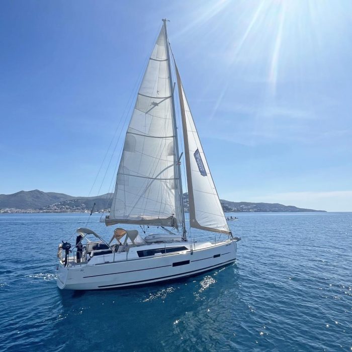 Premium | Dufour 382 Grand Large photo 1