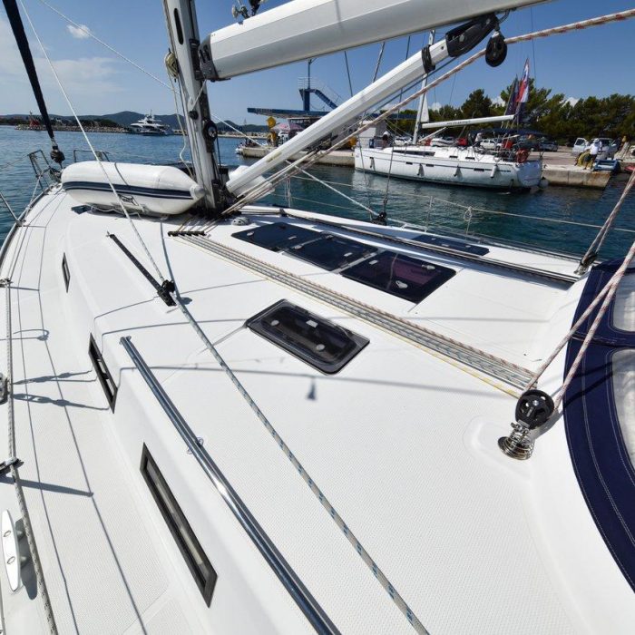 Controvento | Bavaria Cruiser 45 photo 9