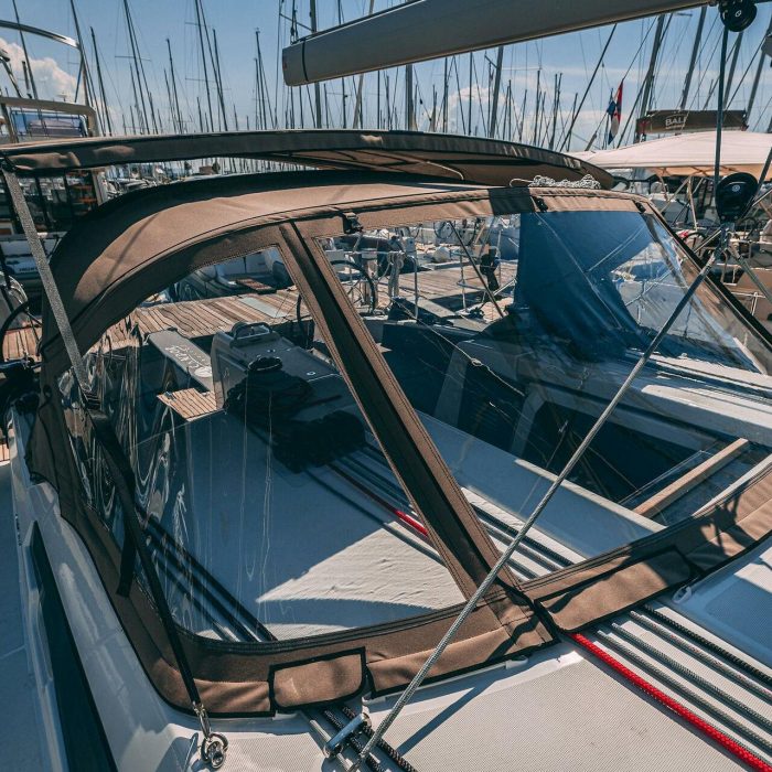 Purr | Sun Odyssey 410 photo 11