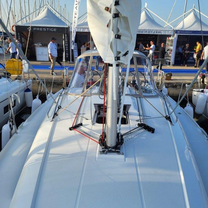 Sailing Spirit | Oceanis 34.1 photo 5