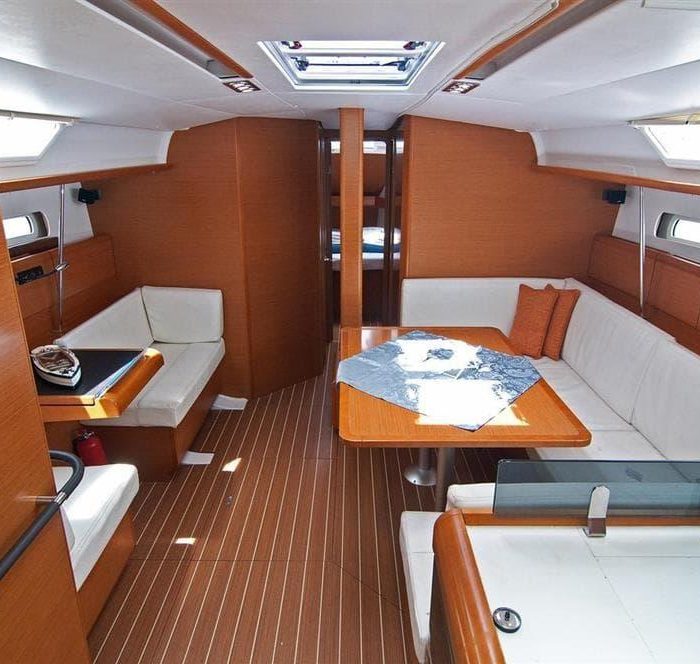 Marina 1 | Sun Odyssey 439 photo 5