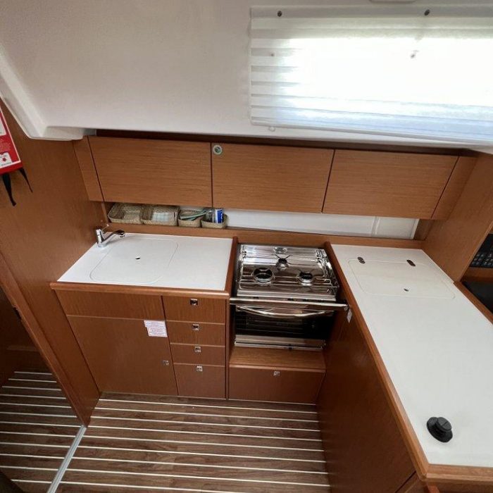 Nela | Bavaria C38 photo 14