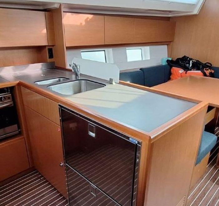 Bluna | Bavaria C45 photo 7
